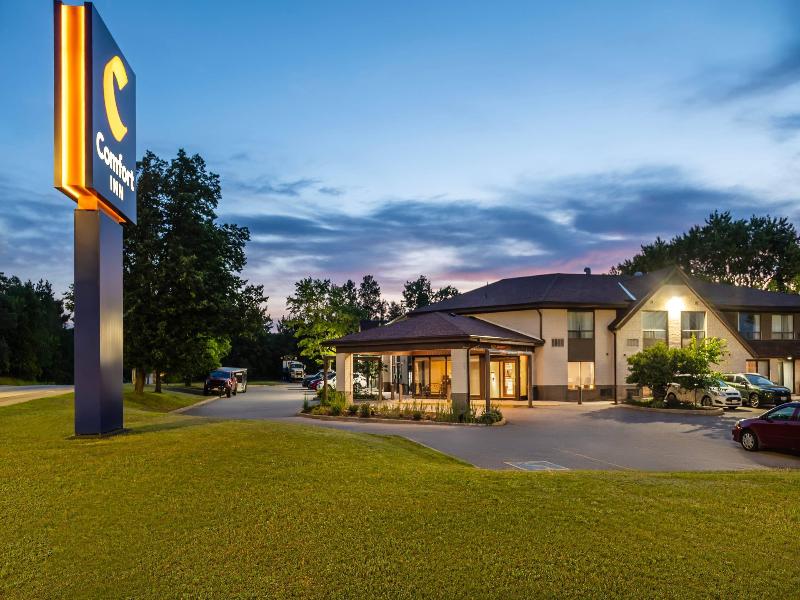 Comfort Inn Airport North Bay image