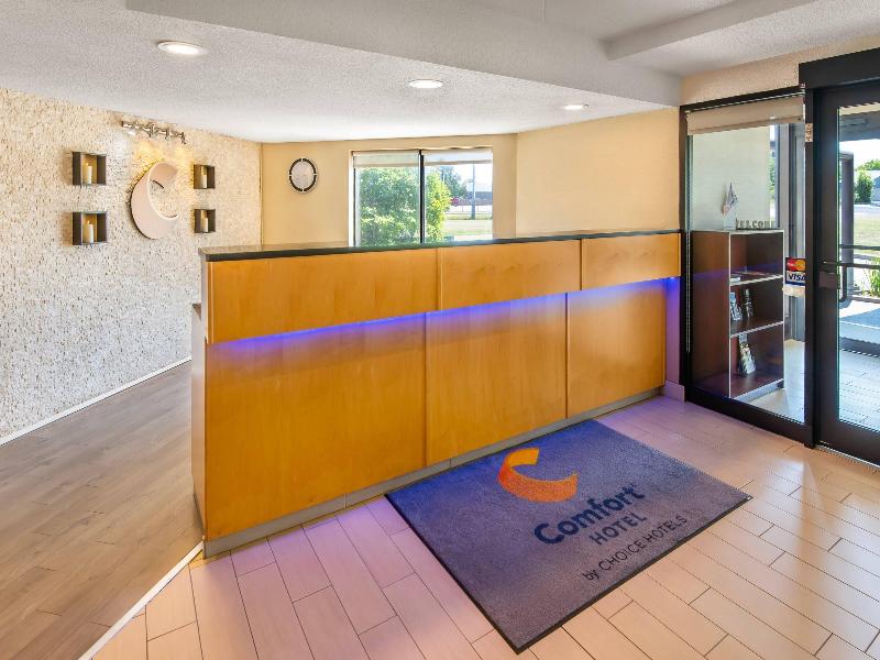 Comfort Inn Airport North Bay image