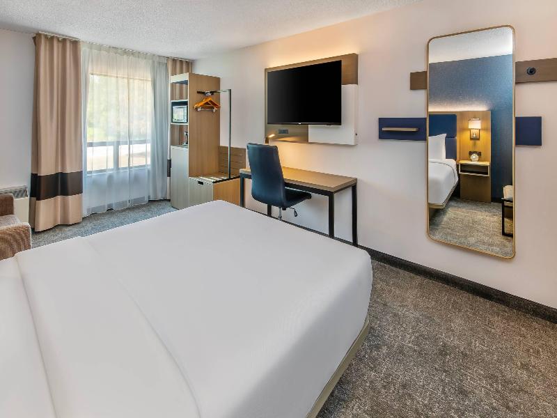 Comfort Inn Airport North Bay image