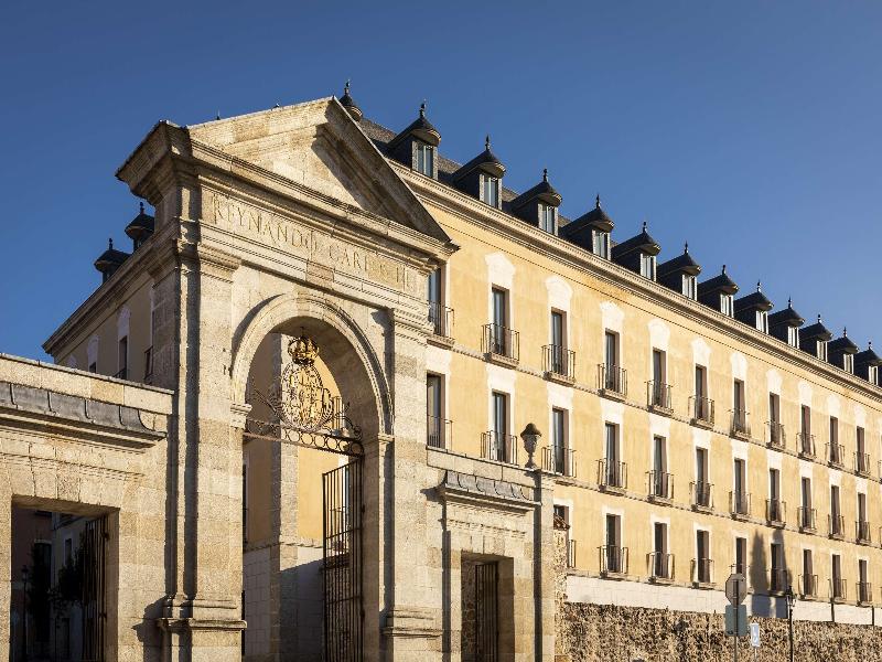 Parador De La Granja image