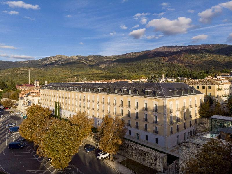 Parador De La Granja image