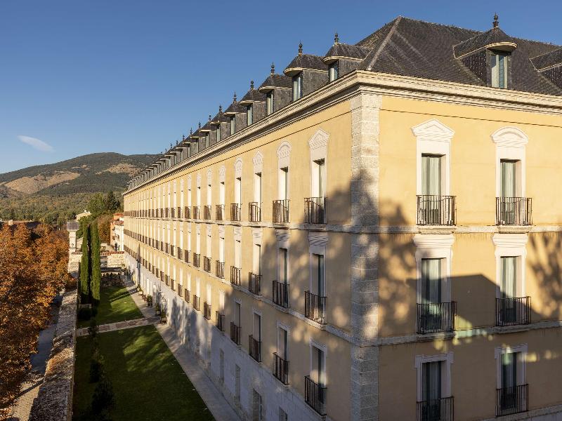 Parador De La Granja image