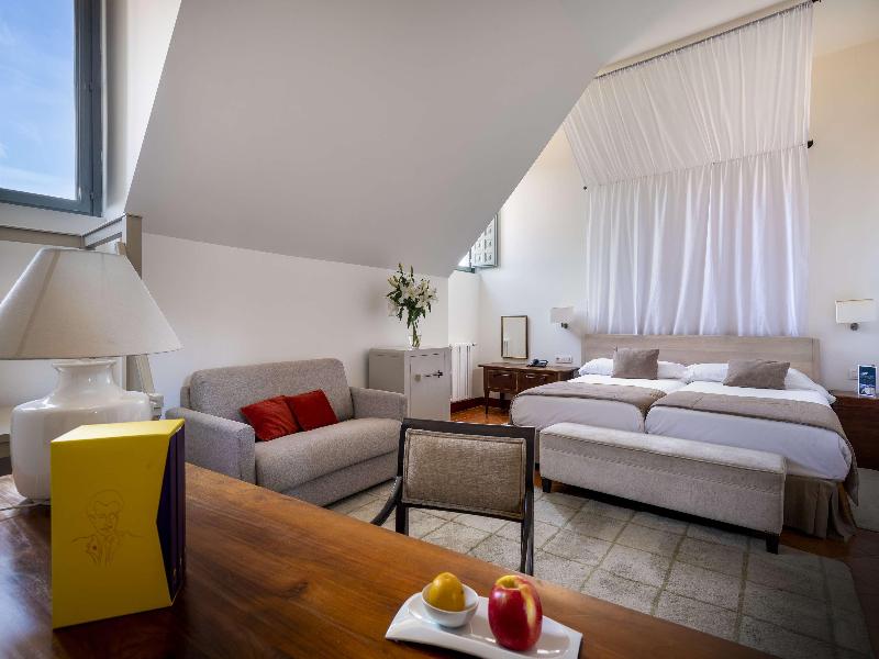 Parador De La Granja image