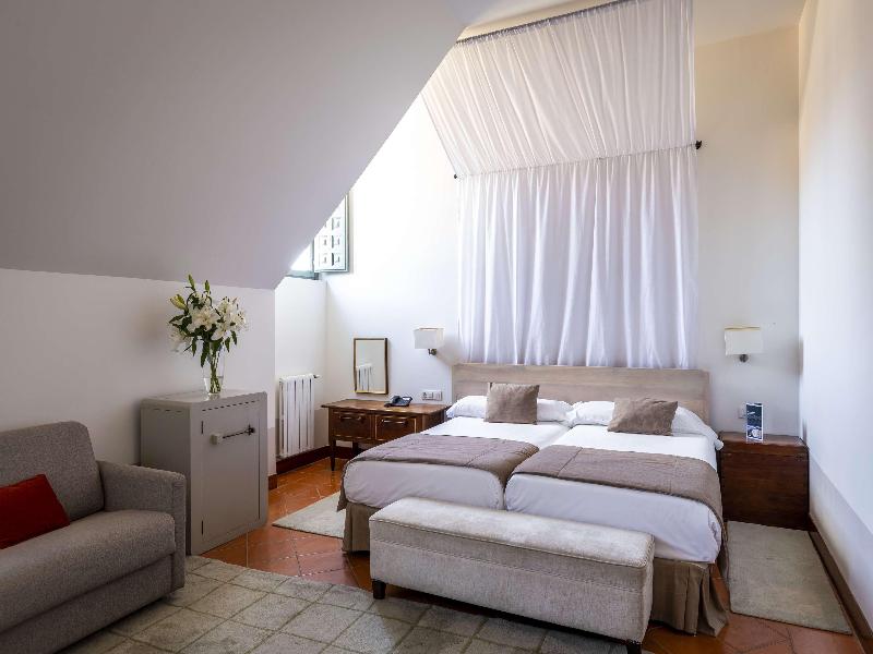 Parador De La Granja image