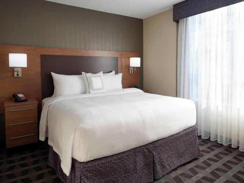 TownePlace Suites Windsor image