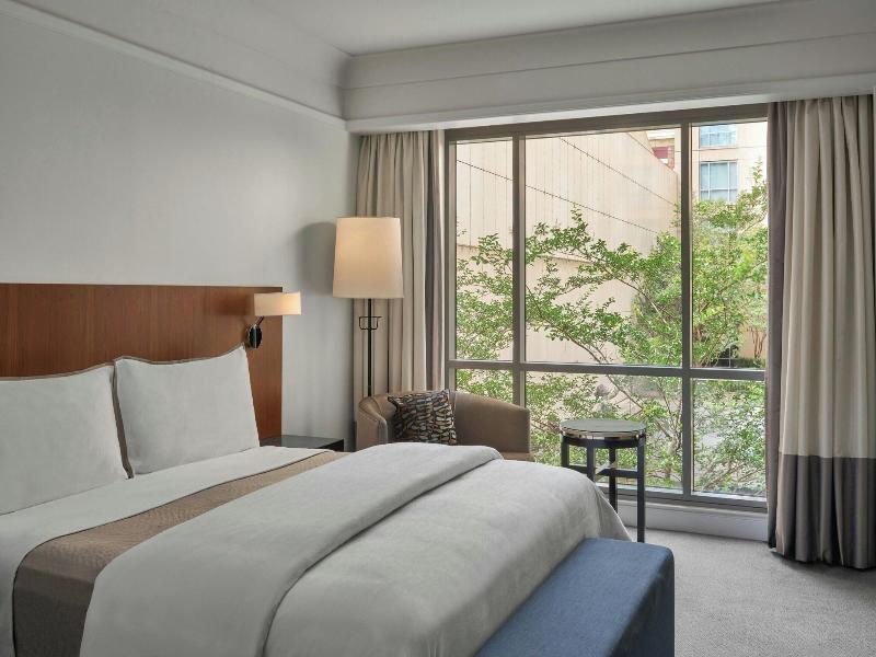 Westin Melbourne image