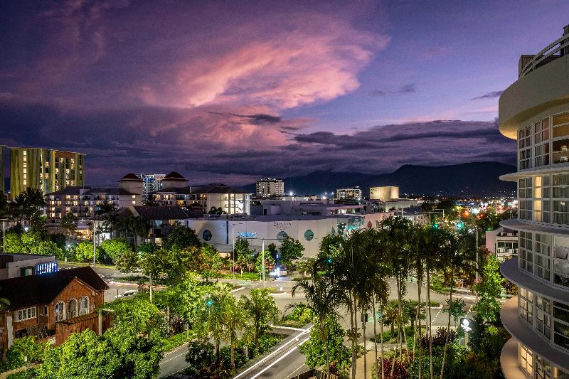 DoubleTree by Hilton Hotel Cairns image