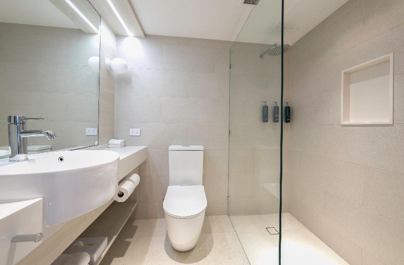 DoubleTree by Hilton Hotel Cairns image