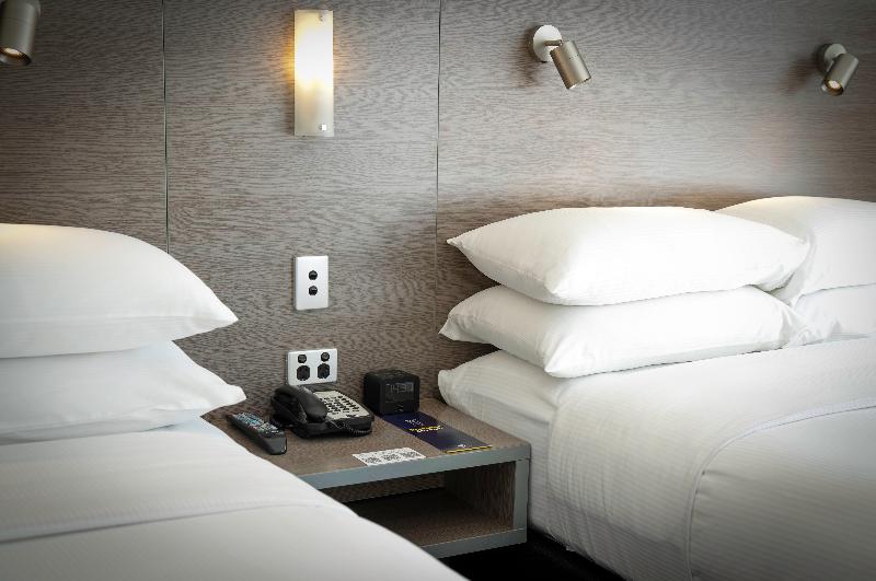 DoubleTree by Hilton Hotel Cairns image