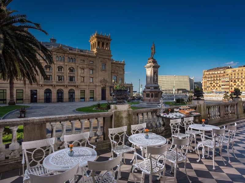 Hotel Maria Cristina image