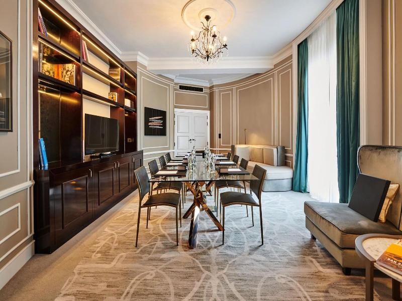 Hotel Maria Cristina image