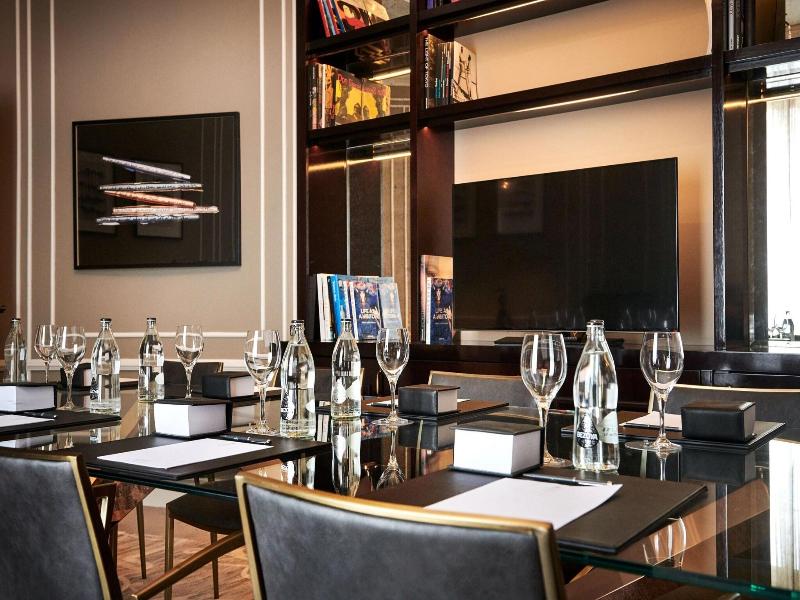 Hotel Maria Cristina image