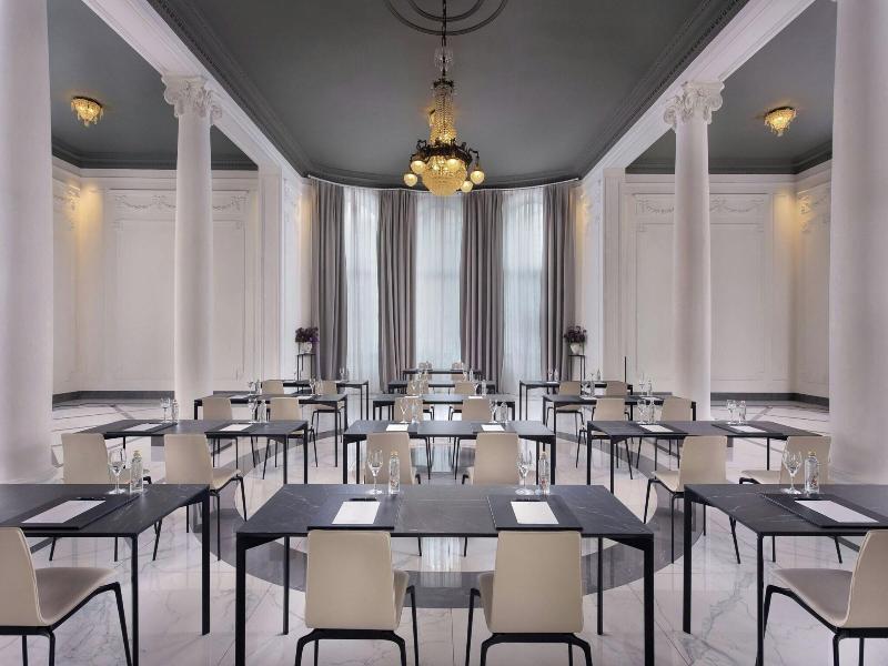 Hotel Maria Cristina image