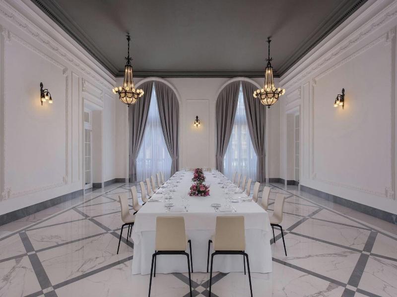 Hotel Maria Cristina image