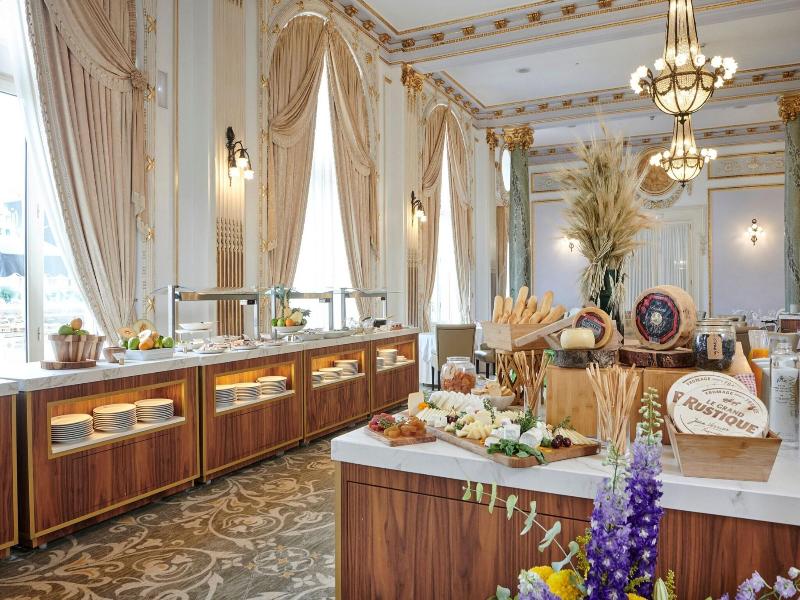 Hotel Maria Cristina image