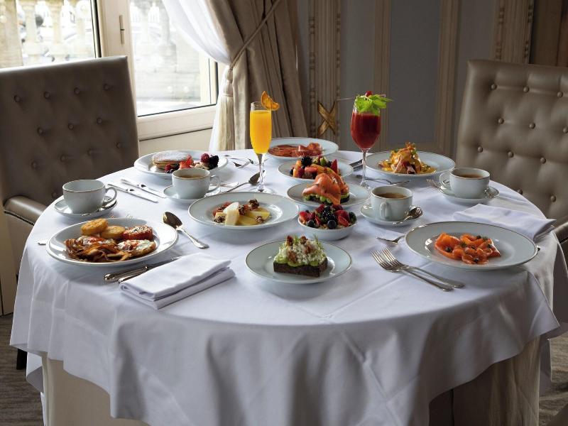 Hotel Maria Cristina image