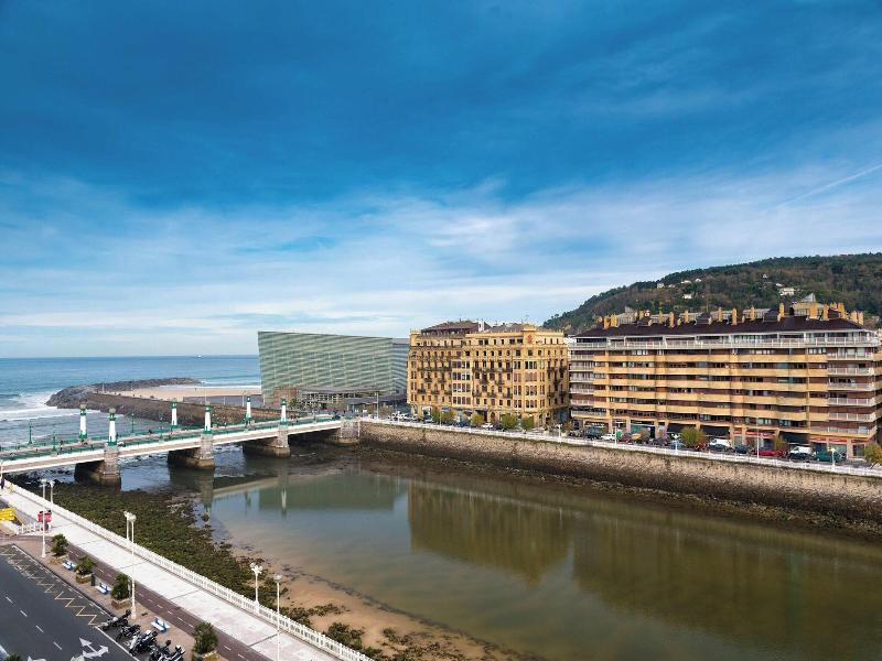 Hotel Maria Cristina image