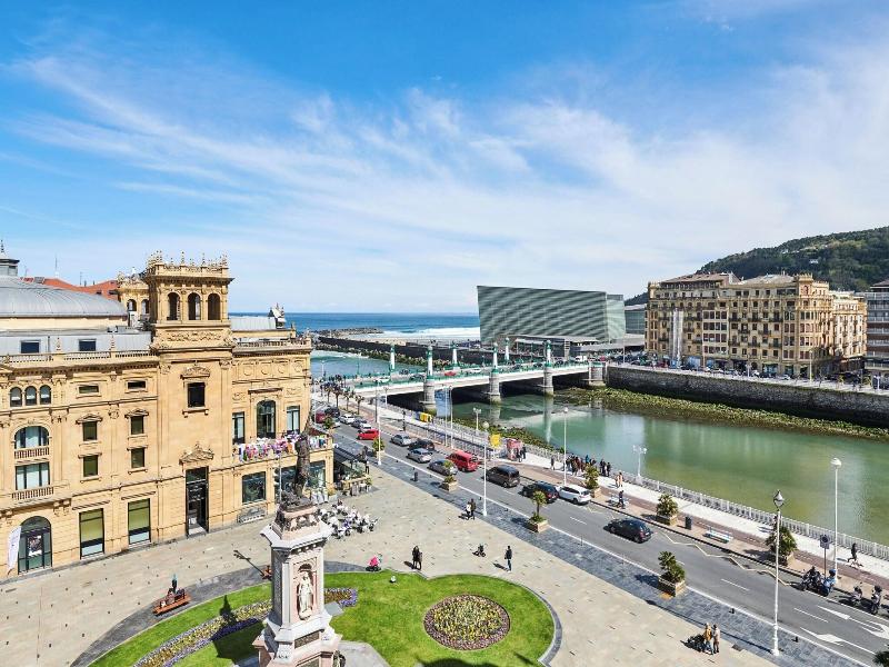 Hotel Maria Cristina image