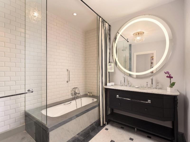 Hotel Maria Cristina image