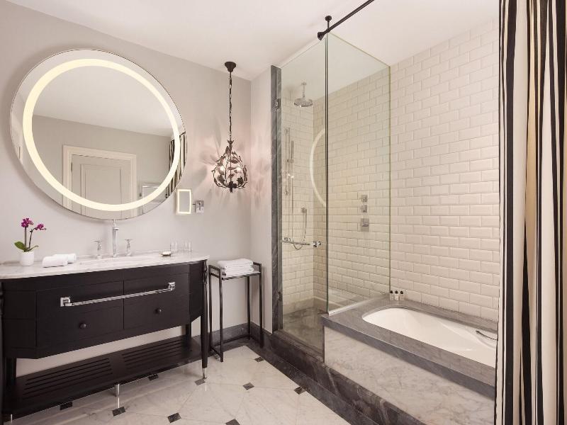 Hotel Maria Cristina image