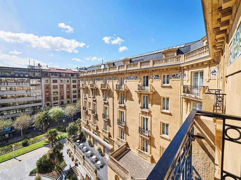 Hotel Maria Cristina image