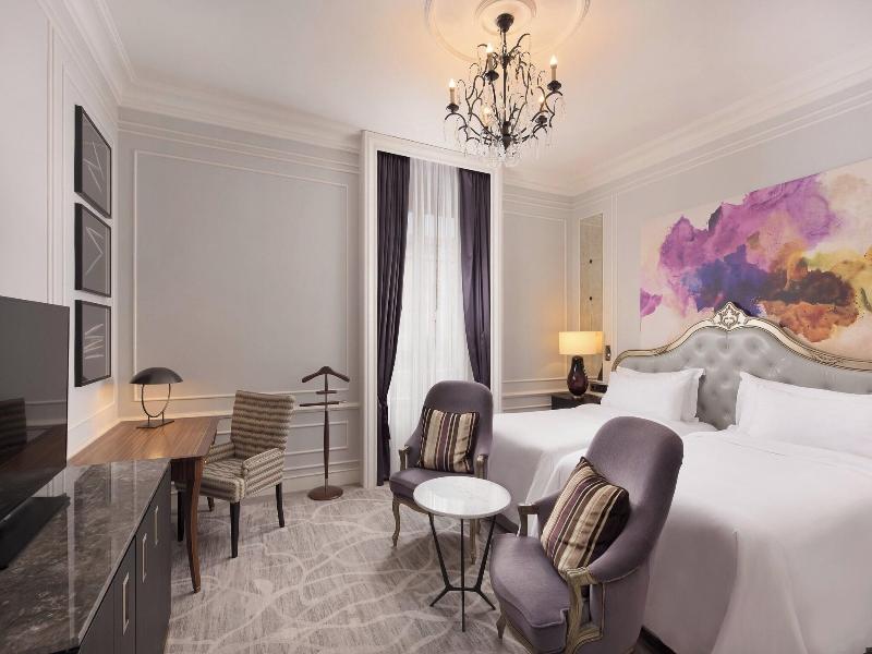 Hotel Maria Cristina image
