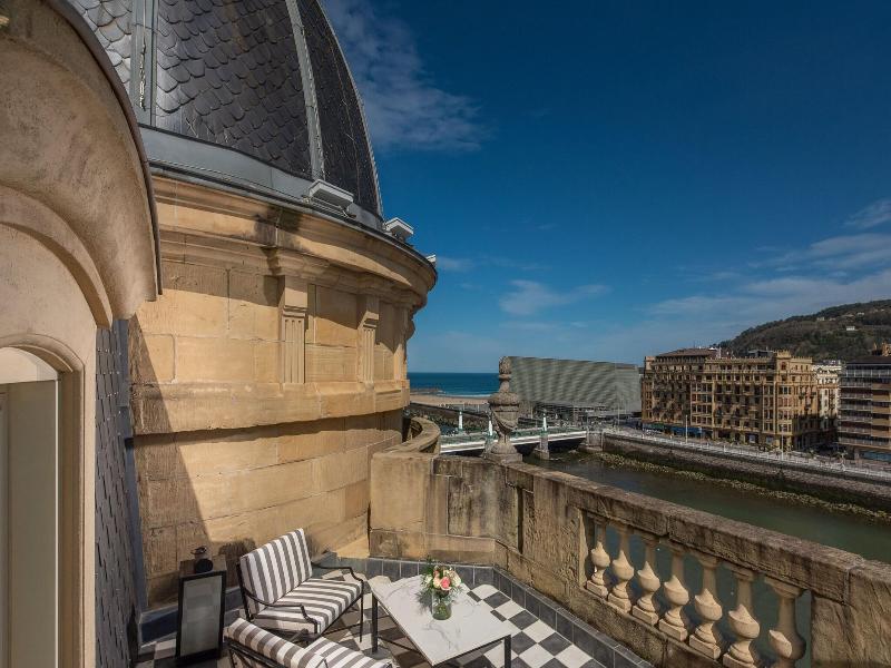 Hotel Maria Cristina image