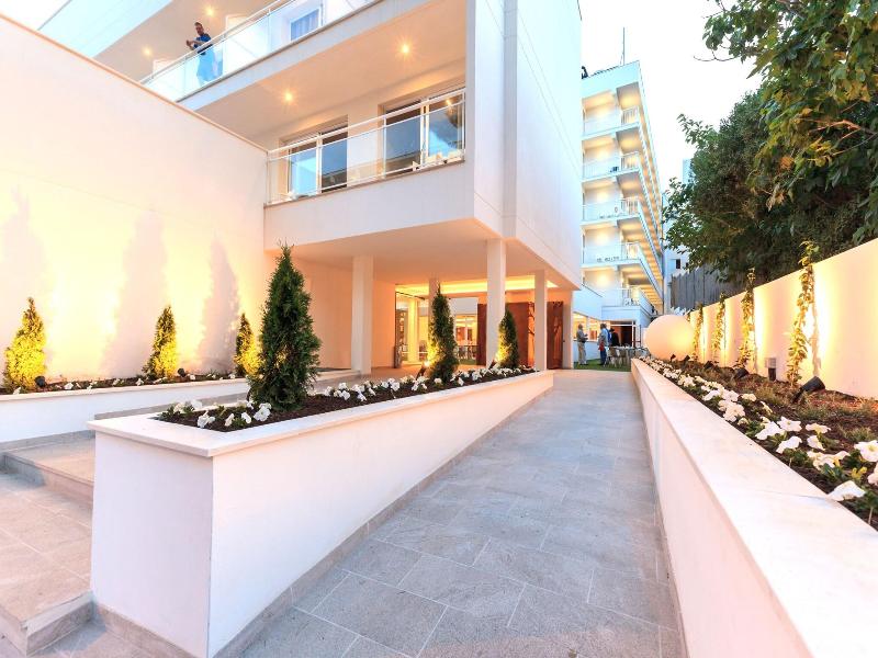 Bulevar Paguera image