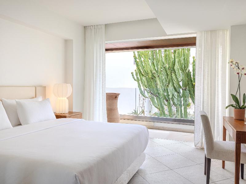 Amirandes, A Resort to Live image