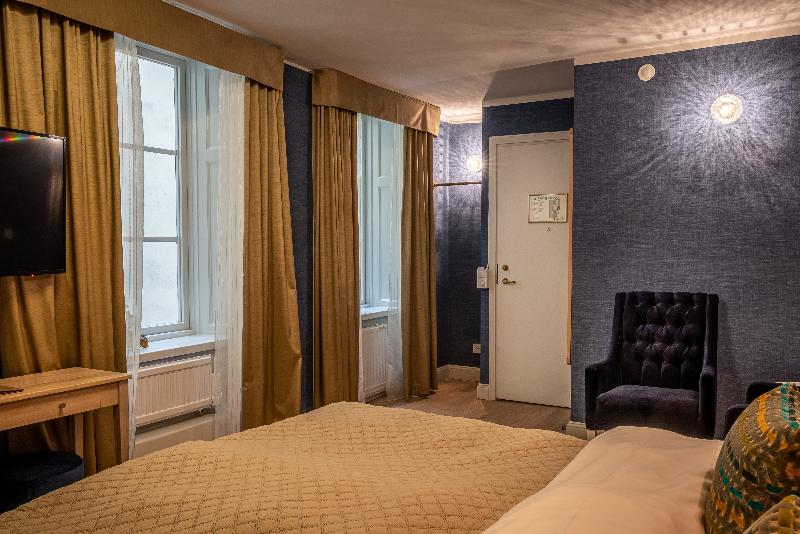 Lady Hamilton Hotel