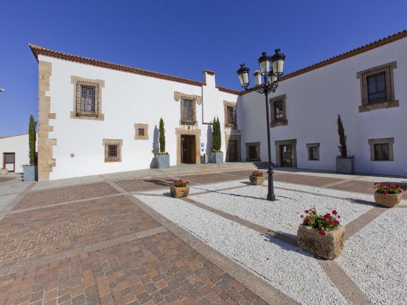 Hospes Palacio de Arenales & SPA image