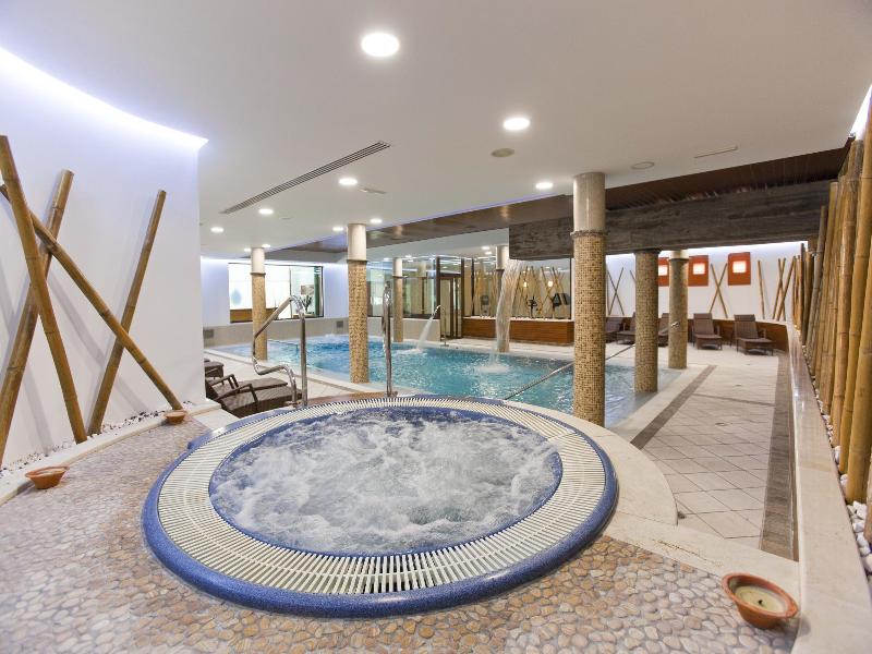 Hospes Palacio de Arenales & SPA image