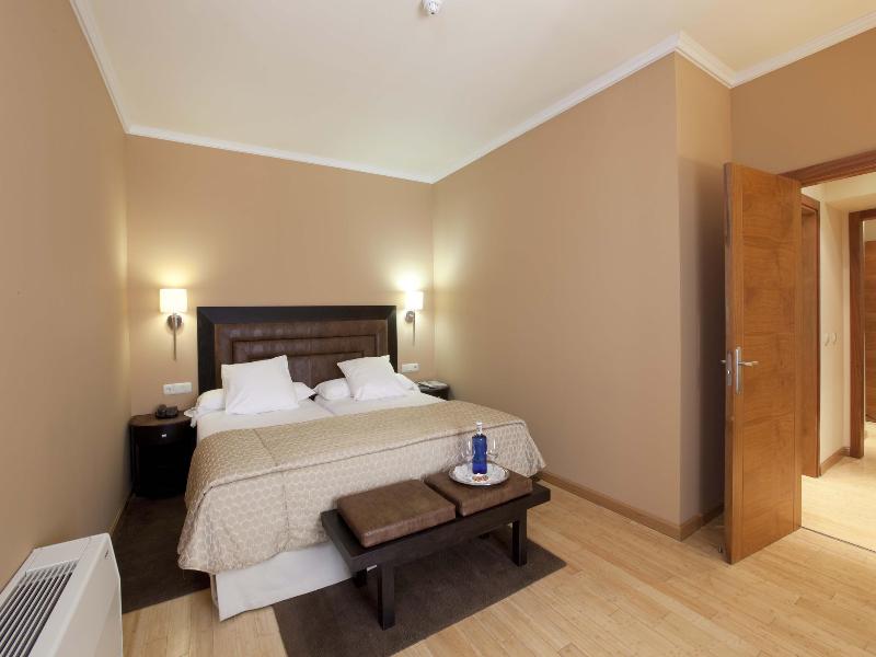 Hospes Palacio de Arenales & SPA image