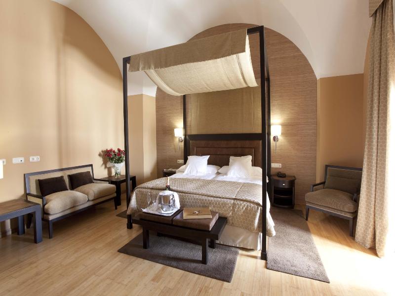 Hospes Palacio de Arenales & SPA image
