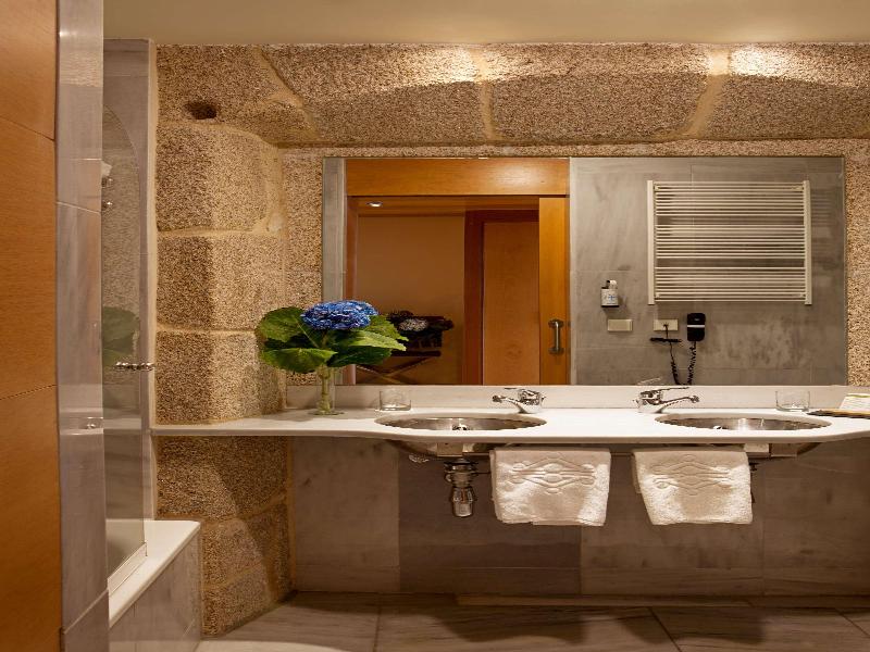 Parador De Santo Estevo image