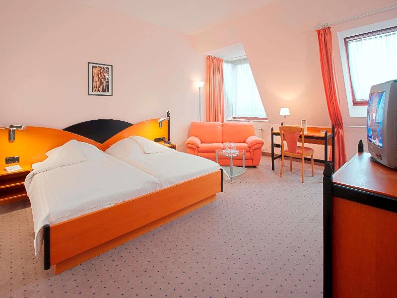 Tryp by Wyndham Kassel City Centre image