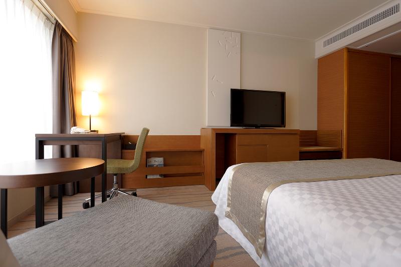 Stay in style at Keio Plaza Hotel Tokyo