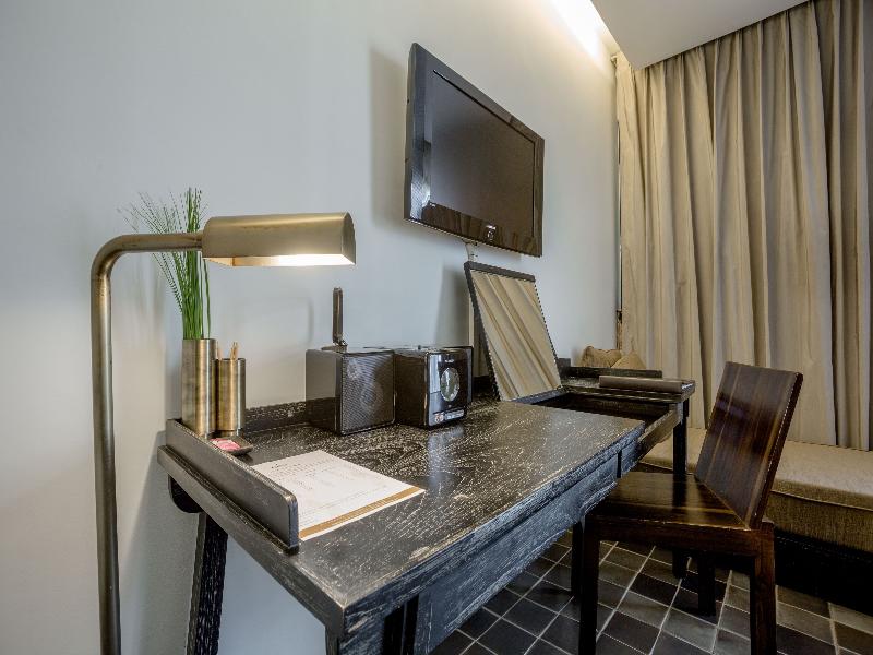 room detail thumbnail 2