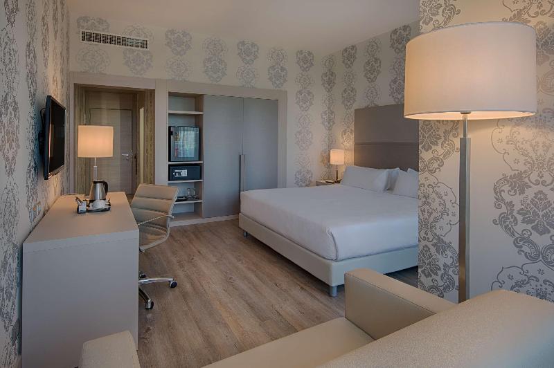 Stay in style at NH Firenze
