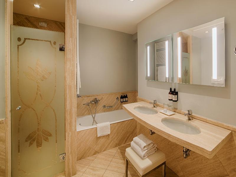 Stay in style at NH Firenze
