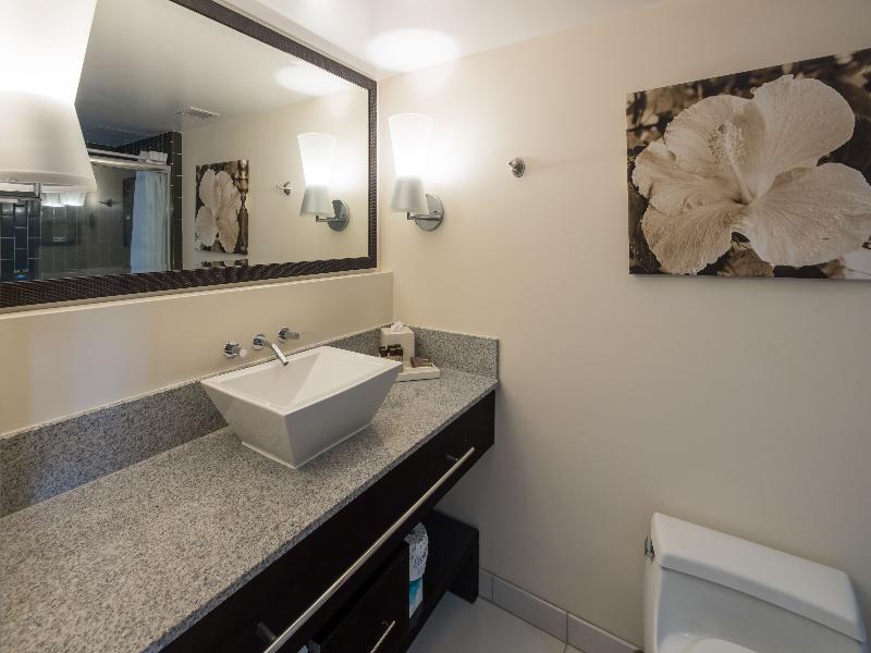 Regency On Beachwalk Waikiki By Outrigger image
