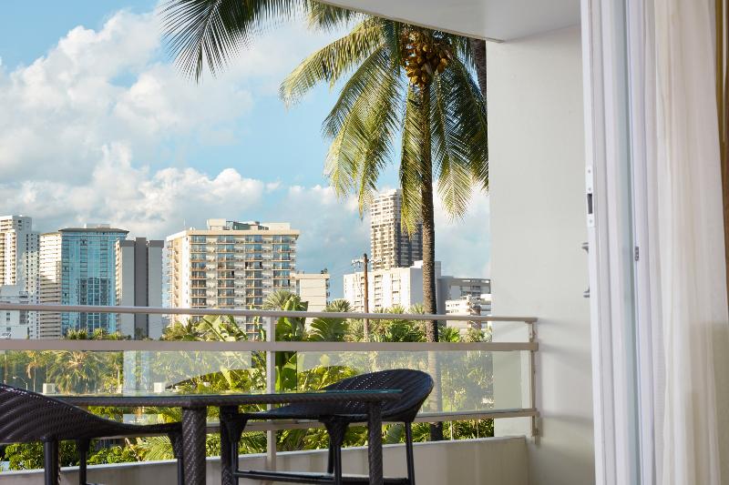 Regency On Beachwalk Waikiki By Outrigger