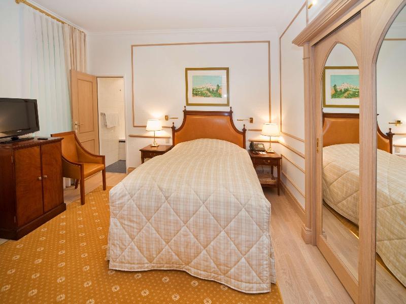 Grand Hotel Cravat image