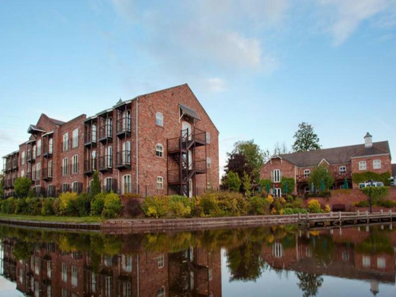 lion quays hotel  image