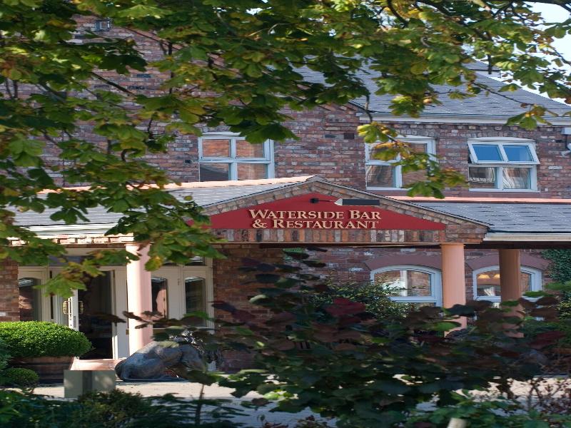 lion quays hotel  image