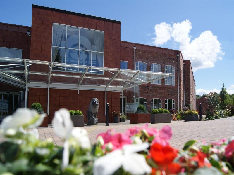 lion quays hotel  image