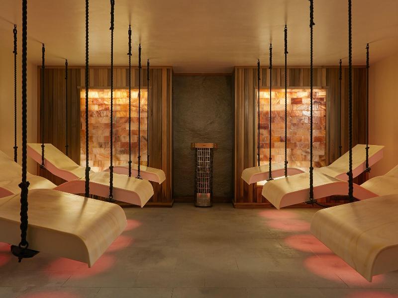 lion quays hotel  image