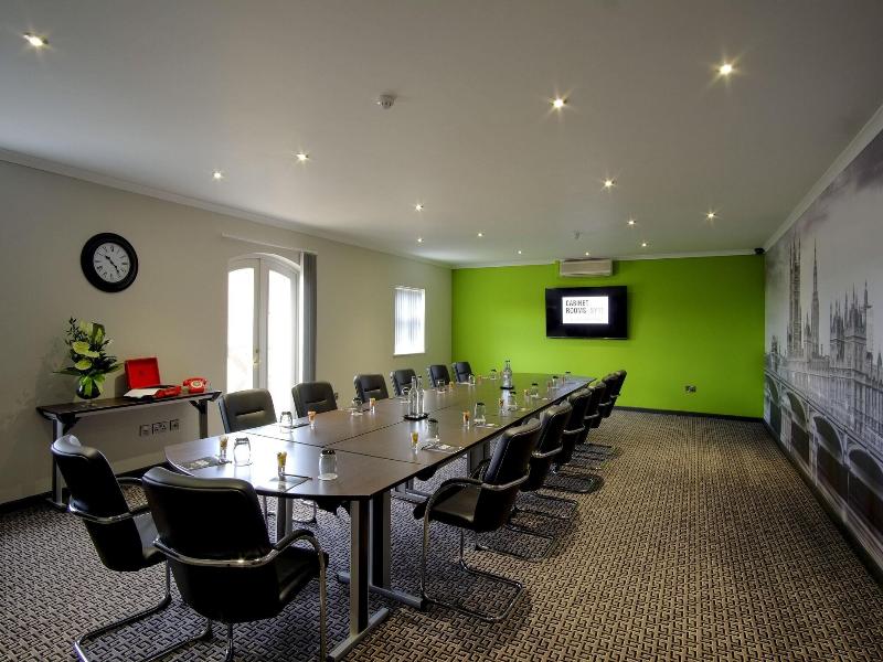 lion quays hotel  image