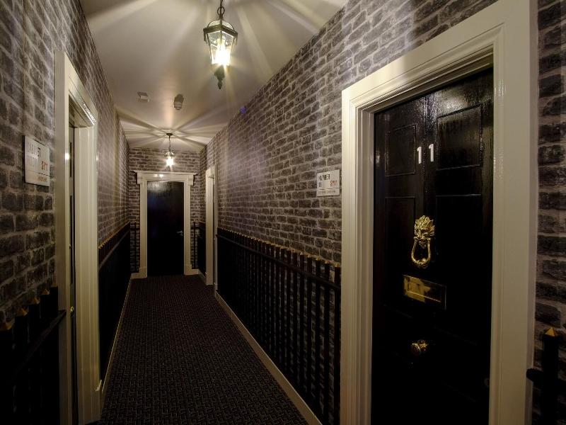 lion quays hotel  image