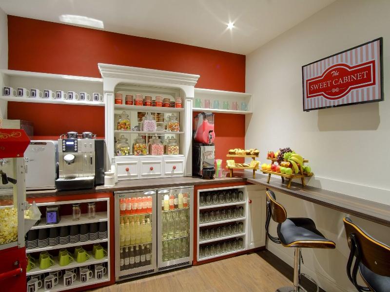 lion quays hotel  image